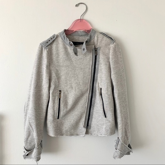 Zara - Picture 1 of 5